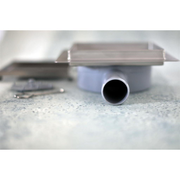 Shower drain Vline360Pro with a tile-in grate, especially low at 56 mm