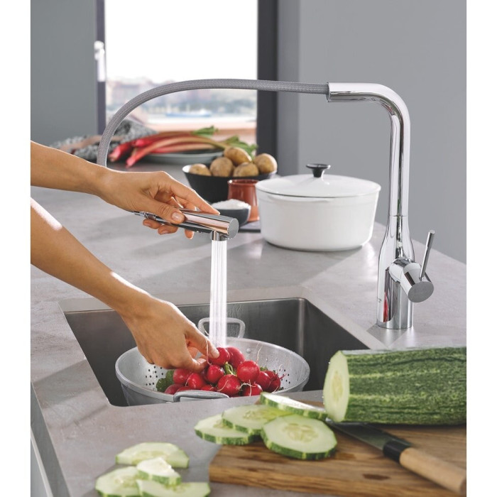 Kitchen (sink) faucet with pull-out hose GROHE Essence, 30504000