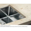Под столешницей установлена мойка BLANCO CLARON 500-IF, 54x44 см