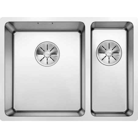 Under the countertop, a BLANCO ANDANO 340/180-U sink is installed, 58.5x40 cm, without an eccentric valve, bowl on the left.
